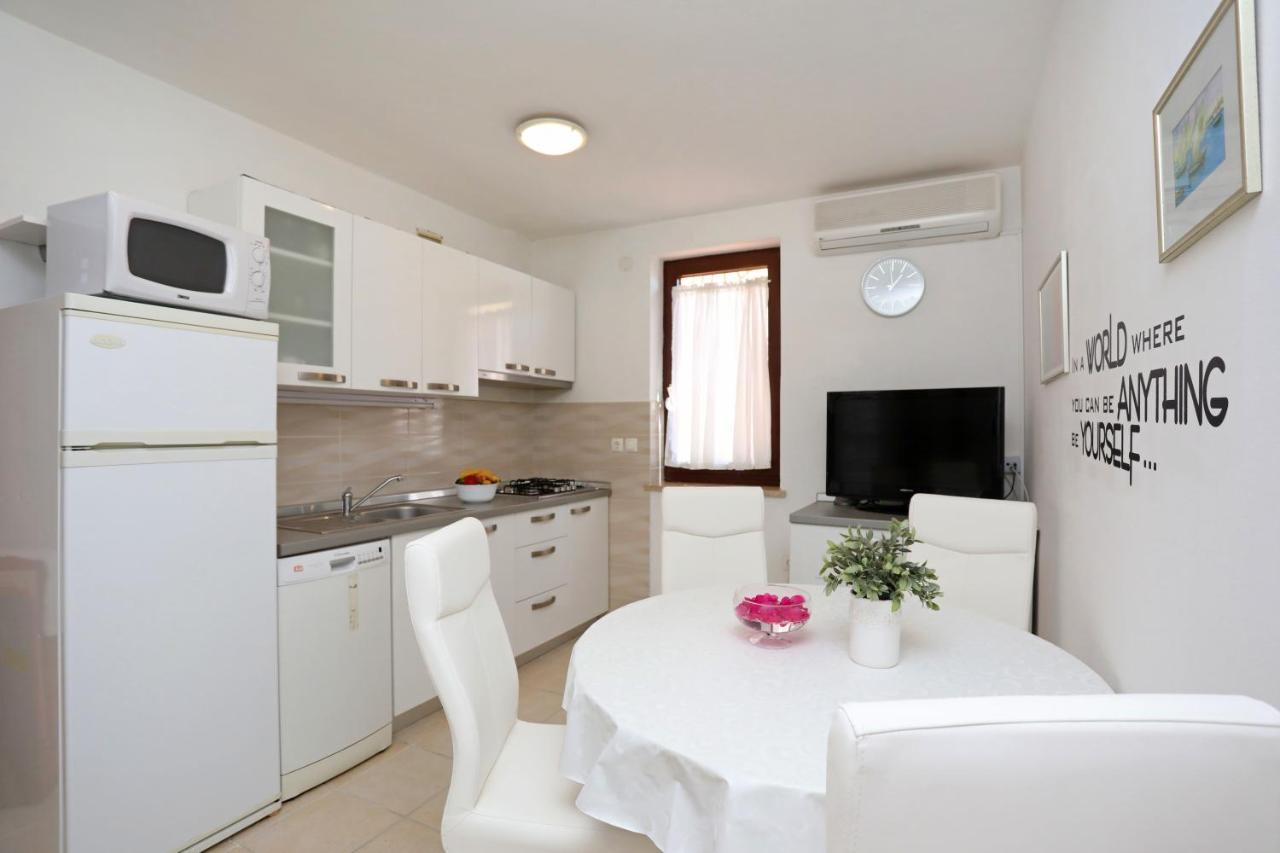 Greenhouse Family Apartments Rabac Extérieur photo